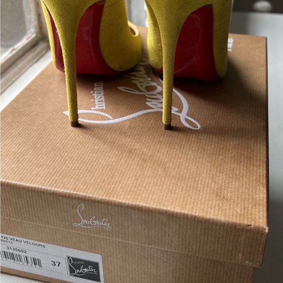 Christian Louboutin So Kate size 37. Suede. - Picture 6 of 6